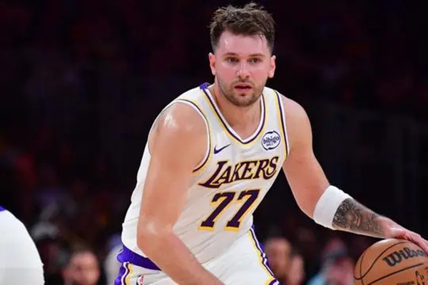 湖人主帅雷迪克透露东契奇回归时间表 周日战<a href=/shipin/lanqiuzhibo/76ers/ target=_blank class=infotextkey>76人</a>成潜在复出战