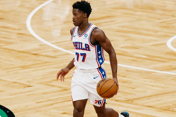 探花埃奇库姆首秀34+创纪录，76人逆转绿军