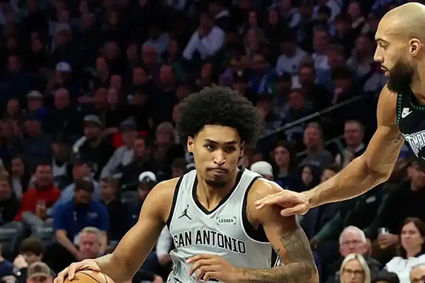 无亚马马刺遇<a href=/shipin/lanqiuzhibo/timberwolves/ target=_blank class=infotextkey>森林狼</a>:后卫拼劲难敌双塔觉醒