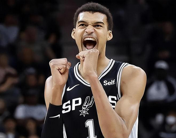 季前赛新星闪耀,文班亚马进化归来