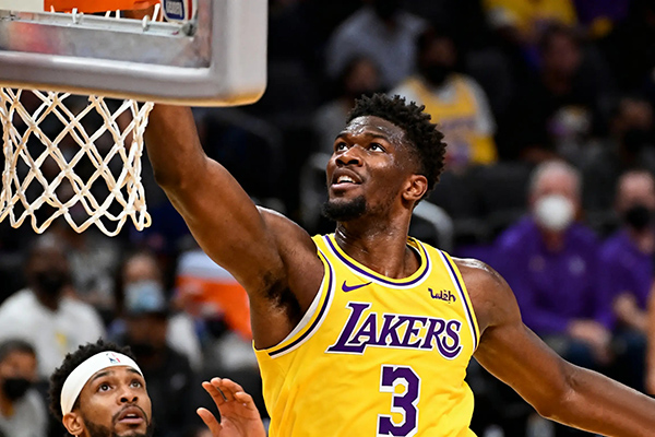 <a href=/shipin/lanqiuzhibo/lakers/ target=_blank class=infotextkey>湖人</a>季前赛首胜：艾顿26分钟砍14+8，直言要做防守锚点