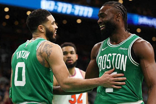 NBA东部格局洗牌：传统强队落势 <a href=/shipin/lanqiuzhibo/heat/ target=_blank class=infotextkey>热火</a>异军突起