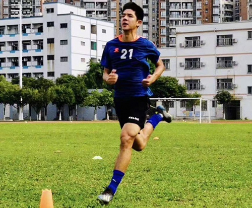 国足黑幕曝光:新人遭霸凌,深夜被叫醒买避孕套